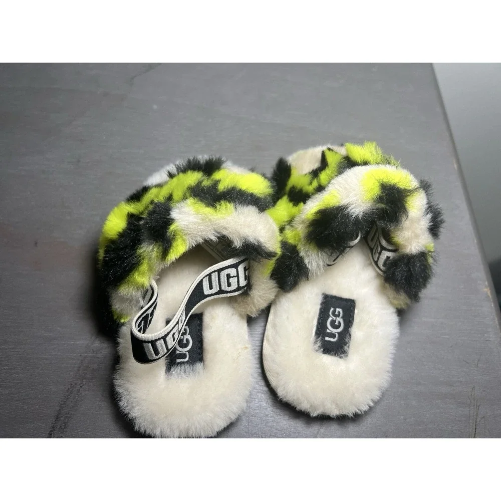 UGG FLUFF YEAH ANIMALIA SANDAL Size 6 Toddler Size